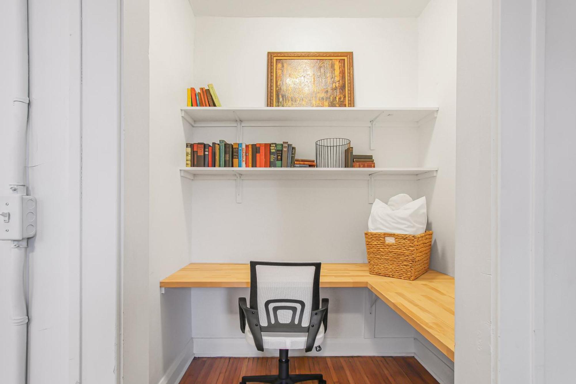 Library Square Suites Toledo Bagian luar foto