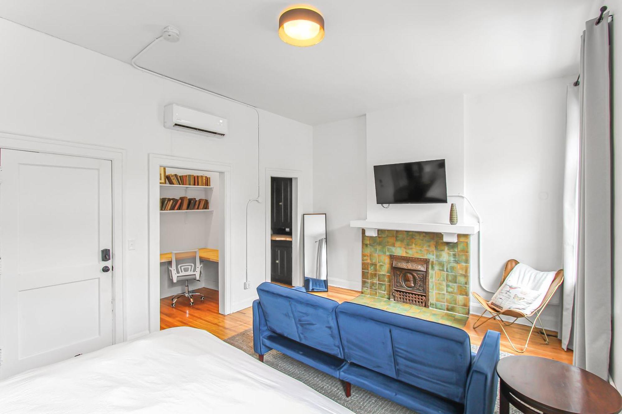 Library Square Suites Toledo Bagian luar foto