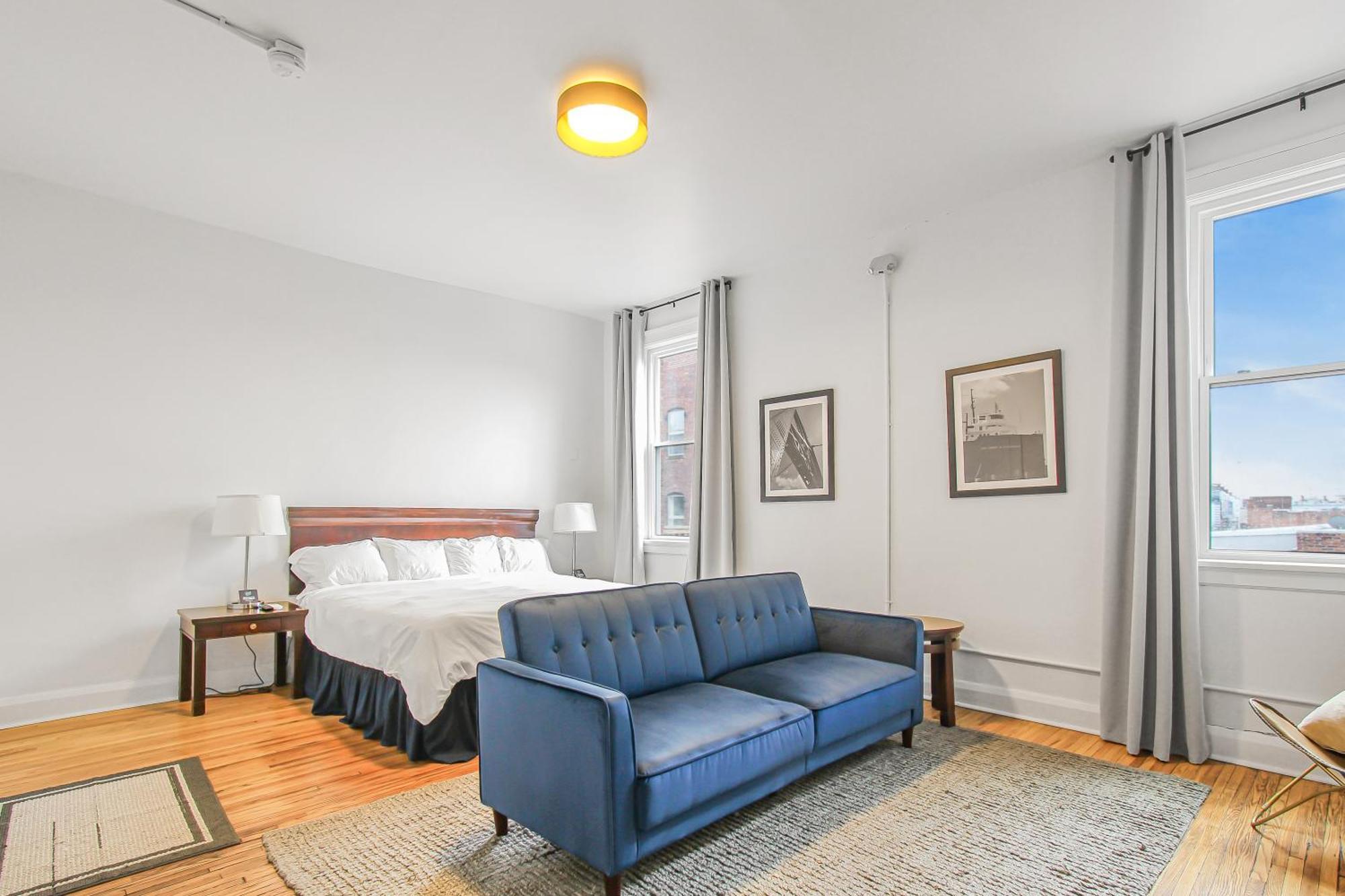 Library Square Suites Toledo Bagian luar foto