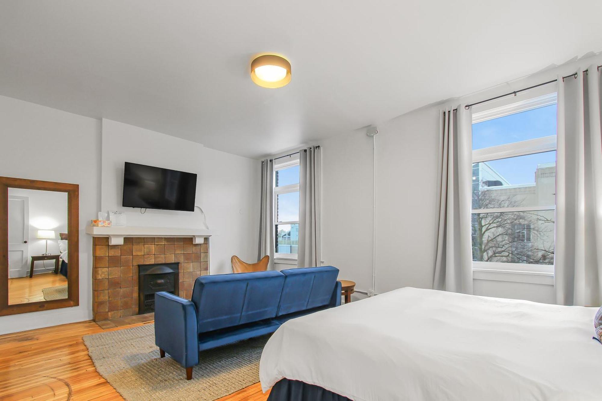 Library Square Suites Toledo Bagian luar foto