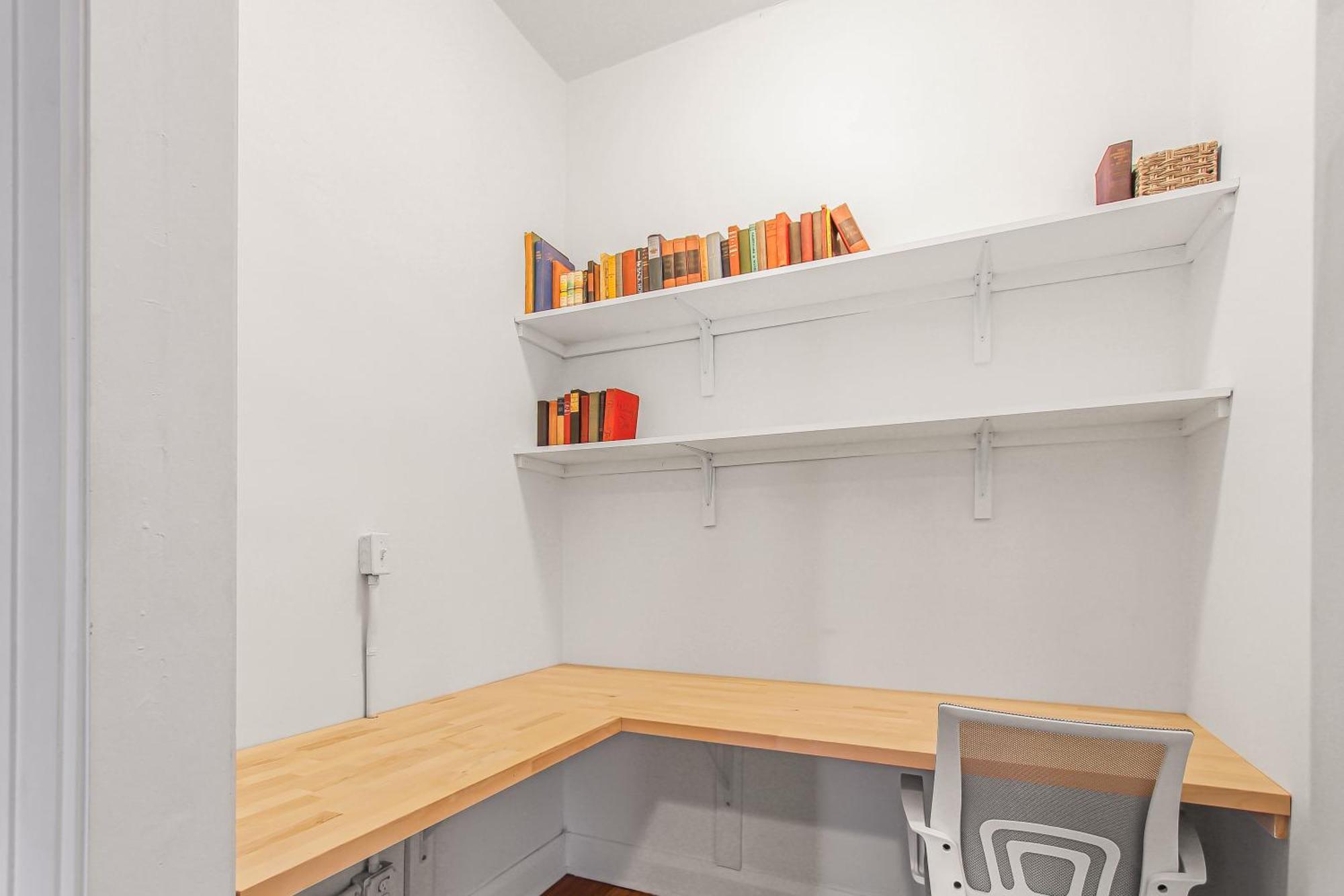 Library Square Suites Toledo Bagian luar foto