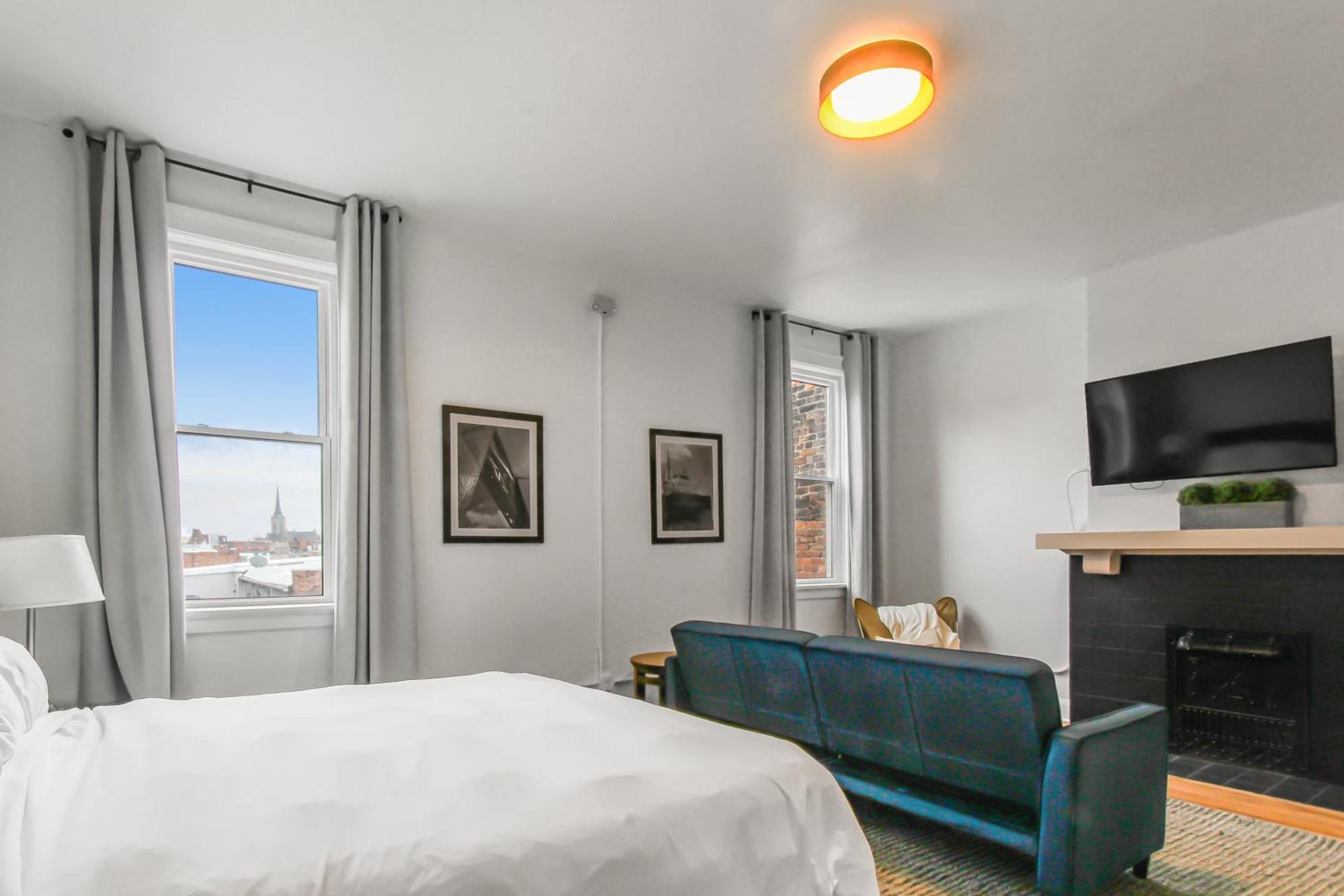 Library Square Suites Toledo Bagian luar foto