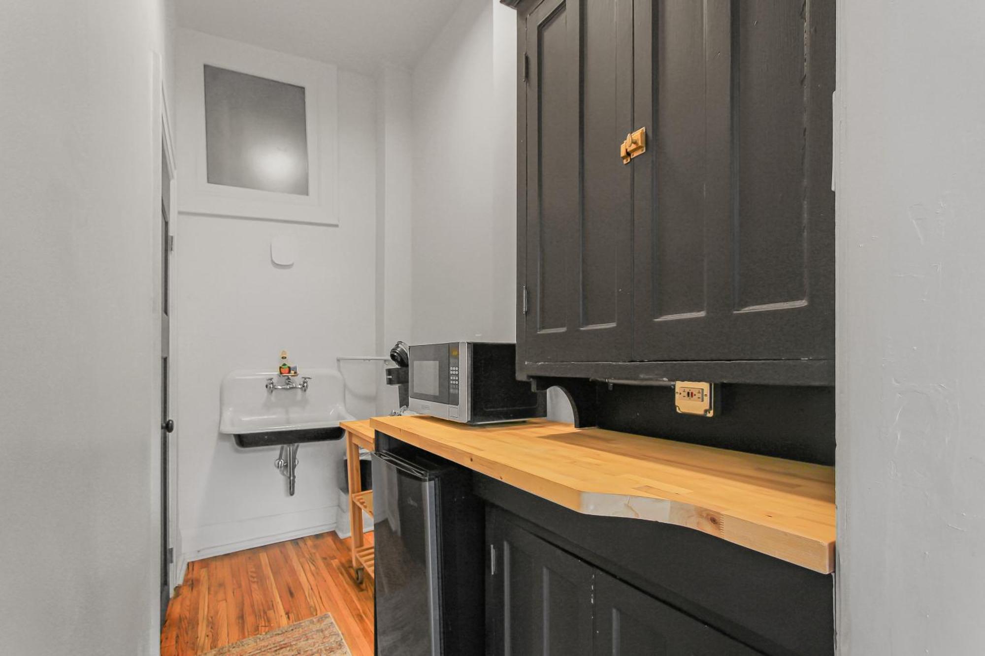 Library Square Suites Toledo Bagian luar foto